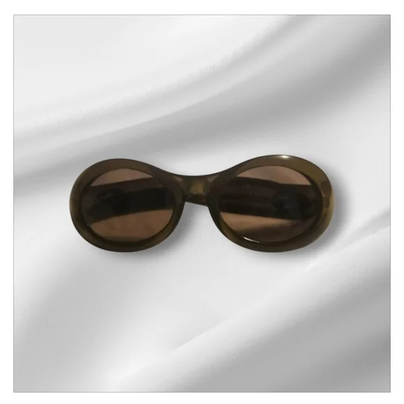 Gucci | Accessories | Gucci Dark Brown Sunglasses | Poshmark display picture 1